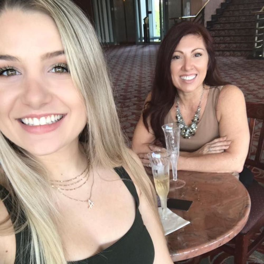 Meet your Posher, Alexandra